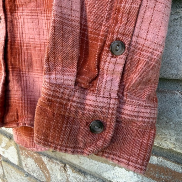 Universal Thread Flannel - Picture 4 of 8